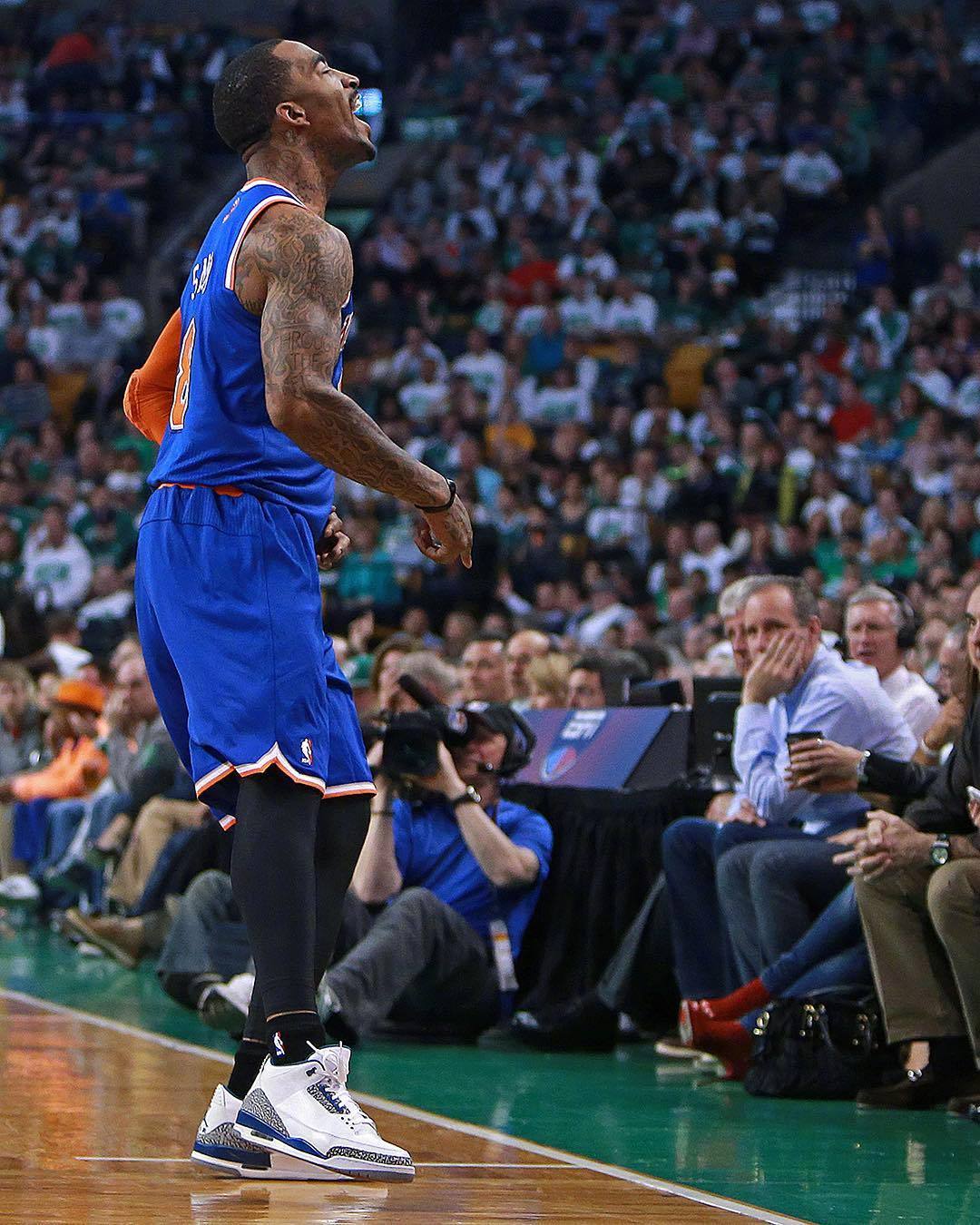 如何通过jrs直播NBA无插件平台实时追踪你喜欢的球队和球星动态