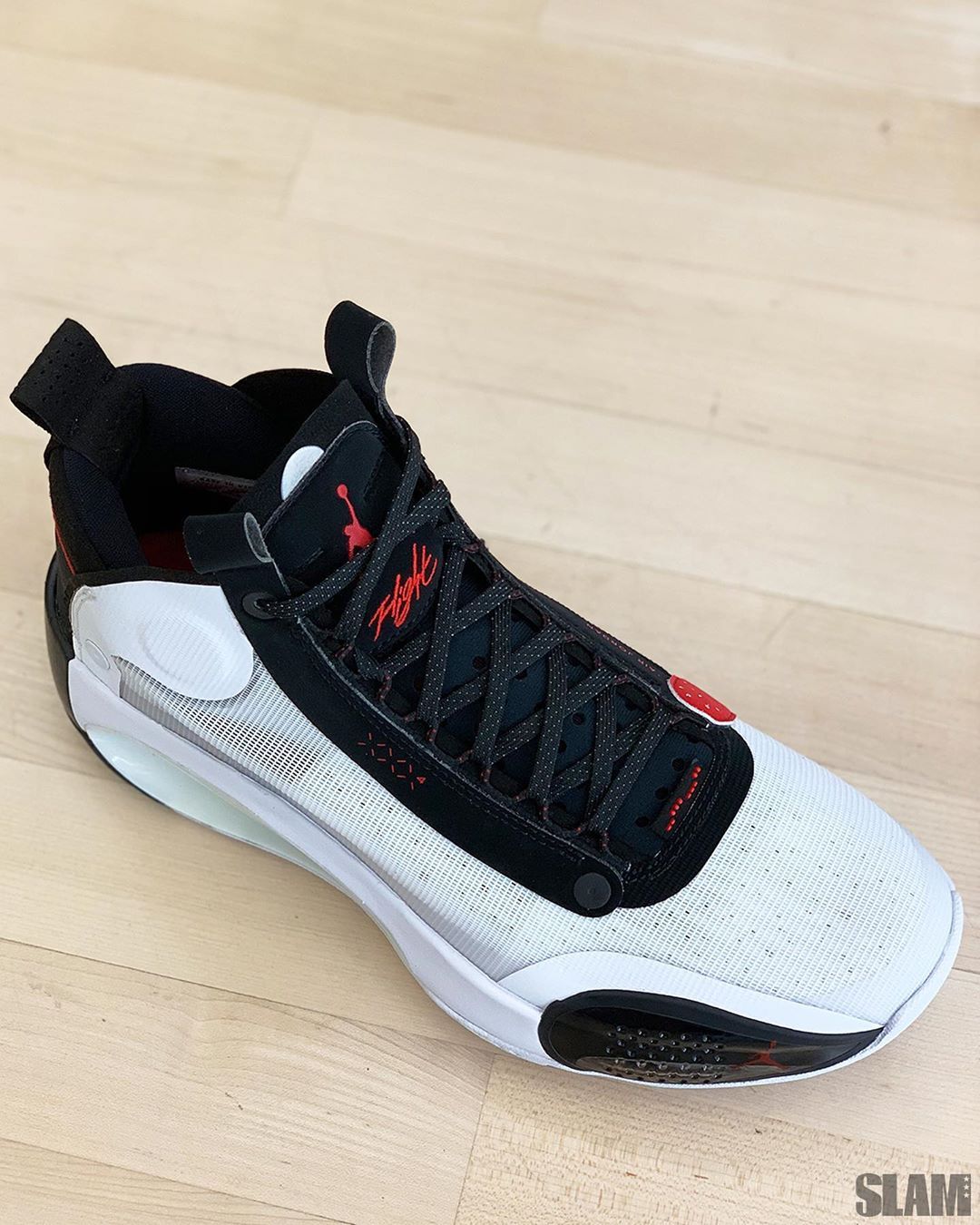airjordan34是jordanbrand有史以来最轻的实战篮球鞋之一