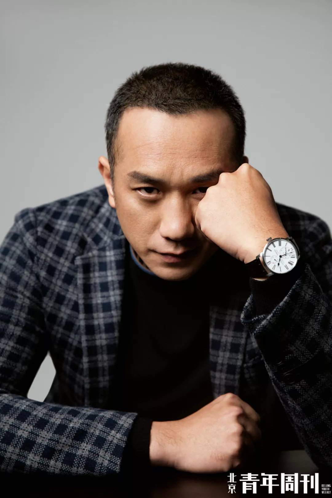 黄觉:害羞的人,逗着严厉的时代