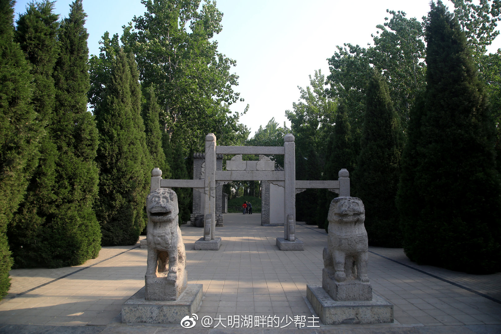 张养浩墓位于山东济南,属于柳云社区管辖地