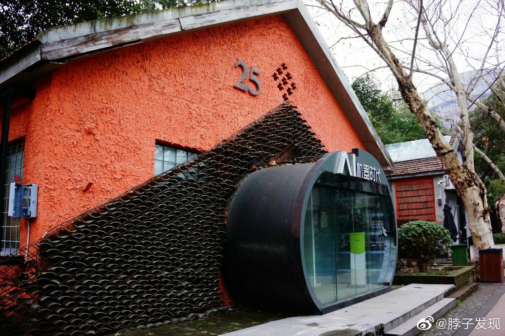 昔日的兵工厂今天的艺术区汉阳造艺术区位于武汉龟山脚下