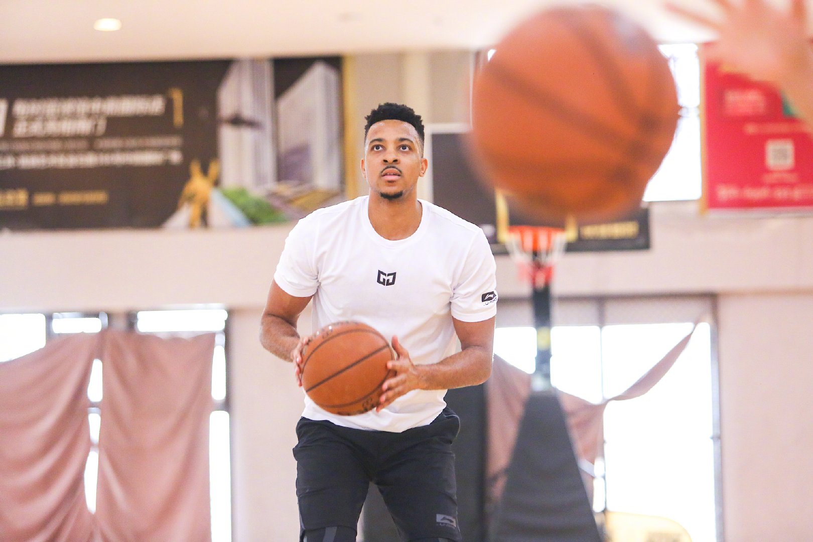 开拓者大将cj-麦科勒姆中国行第三天!近距离感受nba级别的训练强度