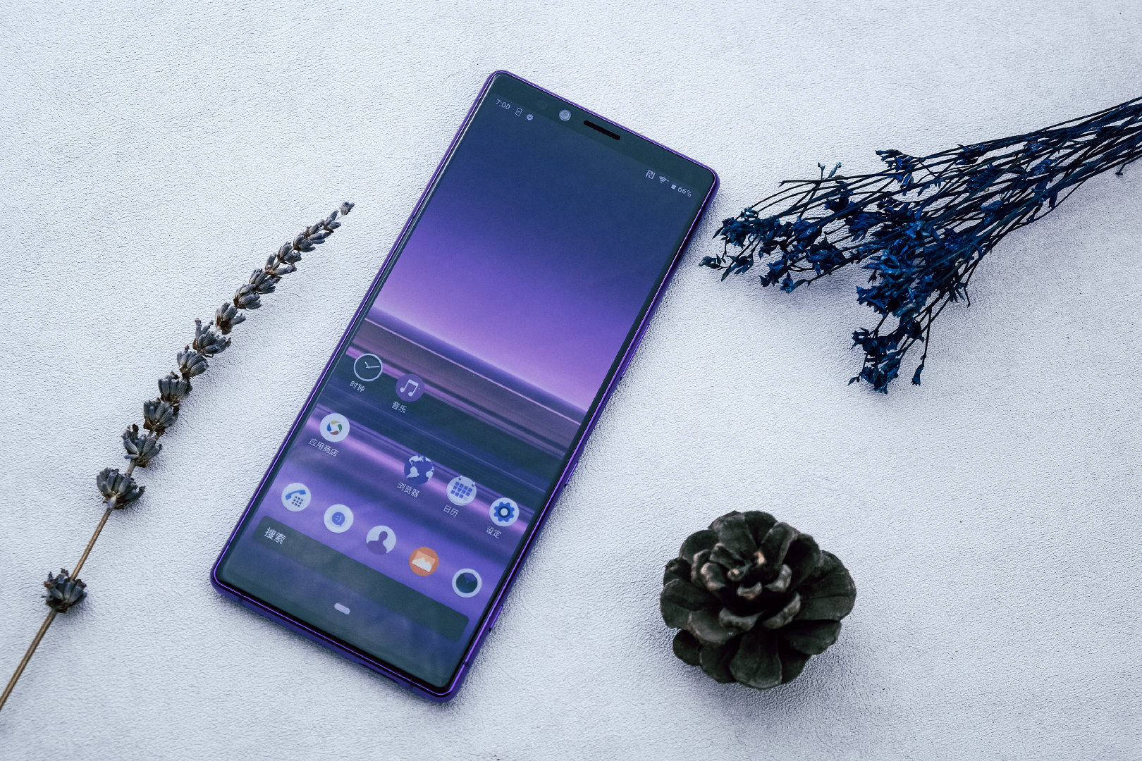 回归经典方正硬朗外型设计,全球首款 4k oled 手机索尼 xperia1 图赏