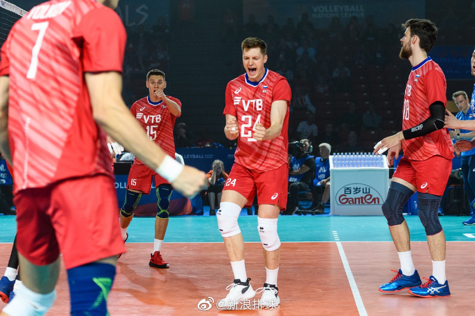 总决赛法国男排继首日1-3不敌美国男排后