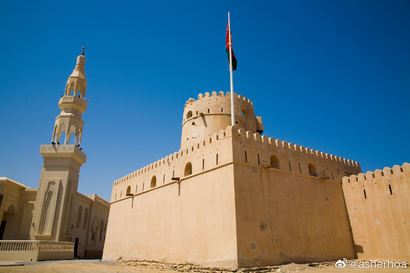 阿曼东部著名海滨城市苏尔(sur)历史上曾在阿拉伯与东非,印度的贸