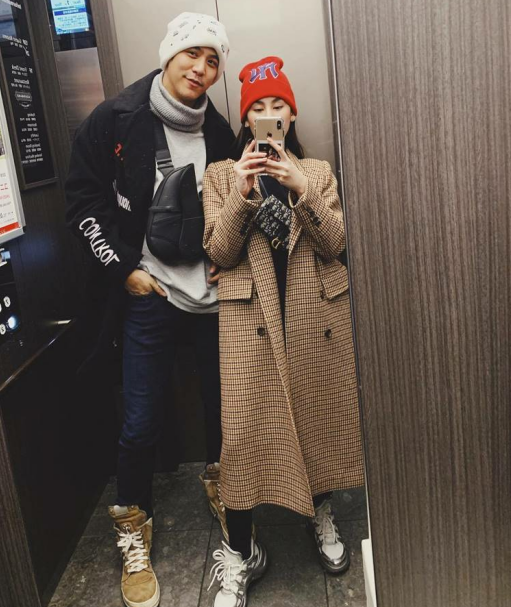 泰星porsche保时捷和dao热恋中aump和男友雪地秀恩爱