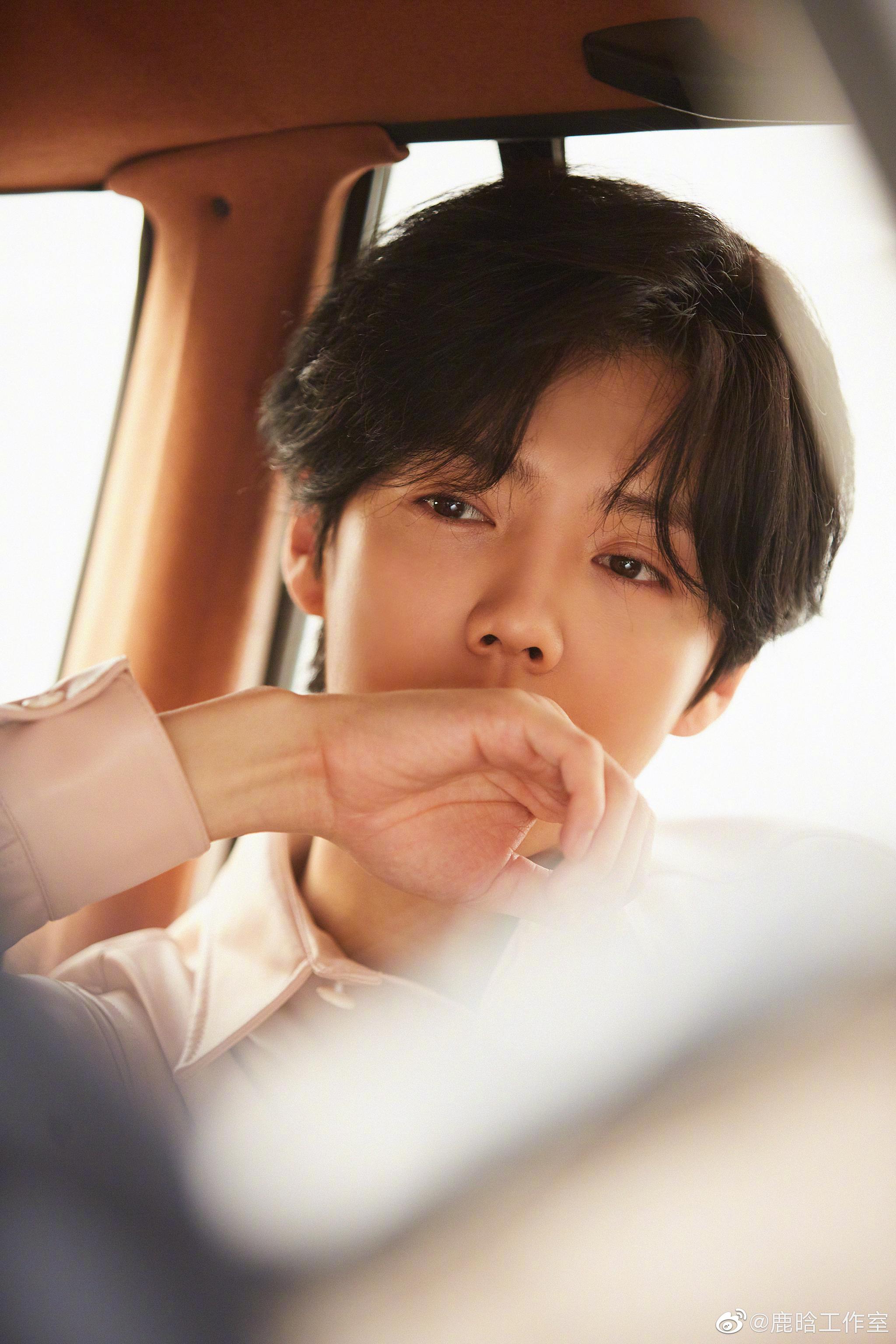 鹿晗新专辑πvolume