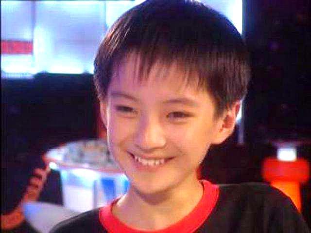 因为13岁就因为出演演丁凯乐走红的他,两年后又客串了《快乐星球2》