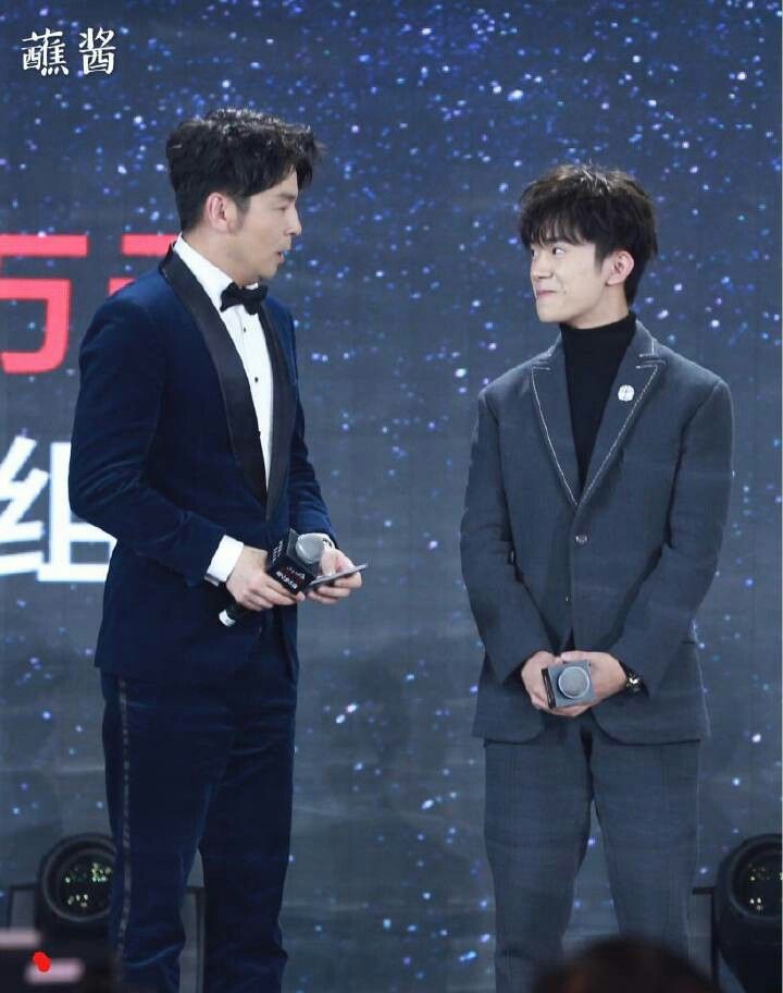 易烊千玺搭档雷佳音加盟新综艺引热议,粉丝表示很期待