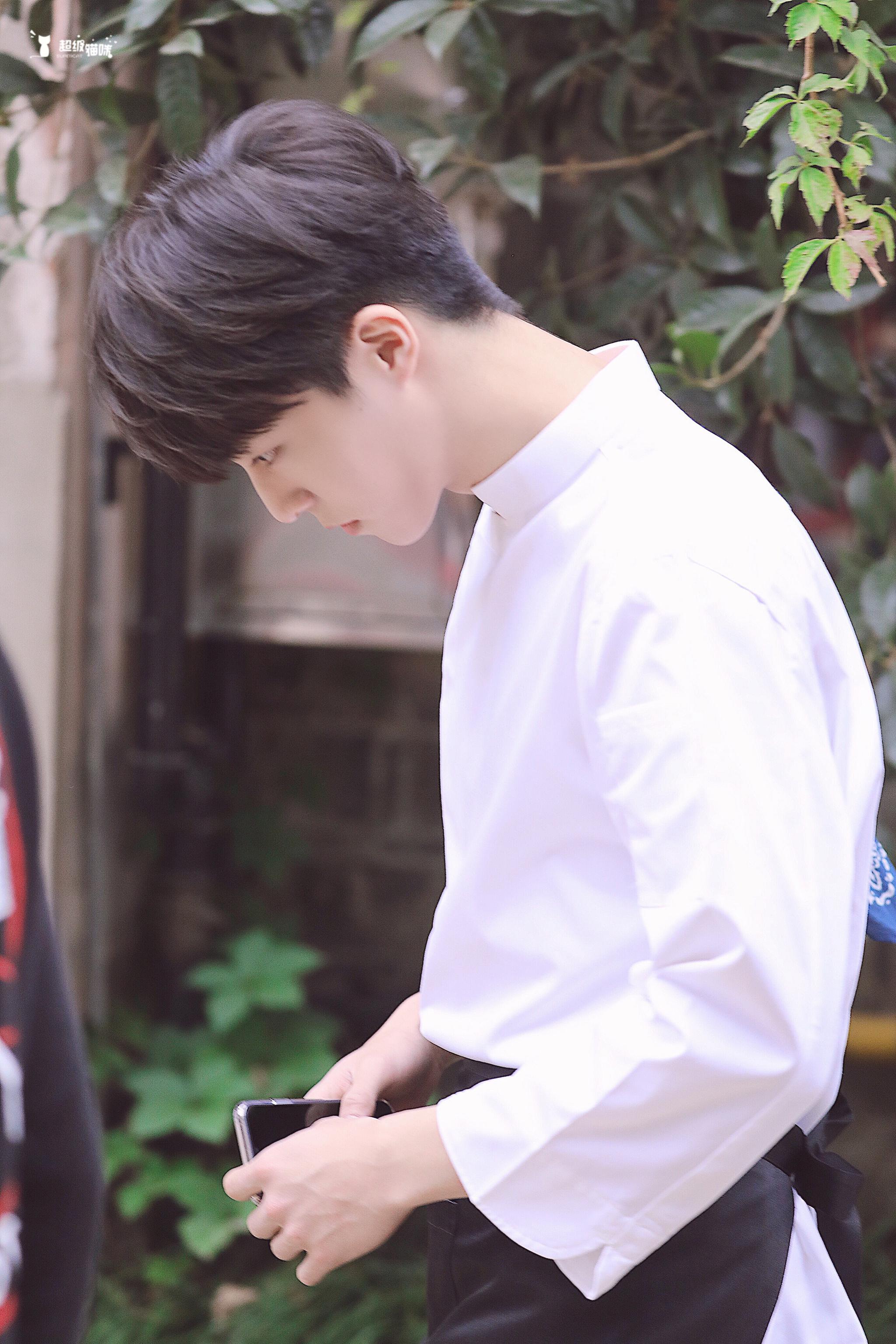 陈立农白衬衫小合集～青春洋溢,帅气十足@陈立农