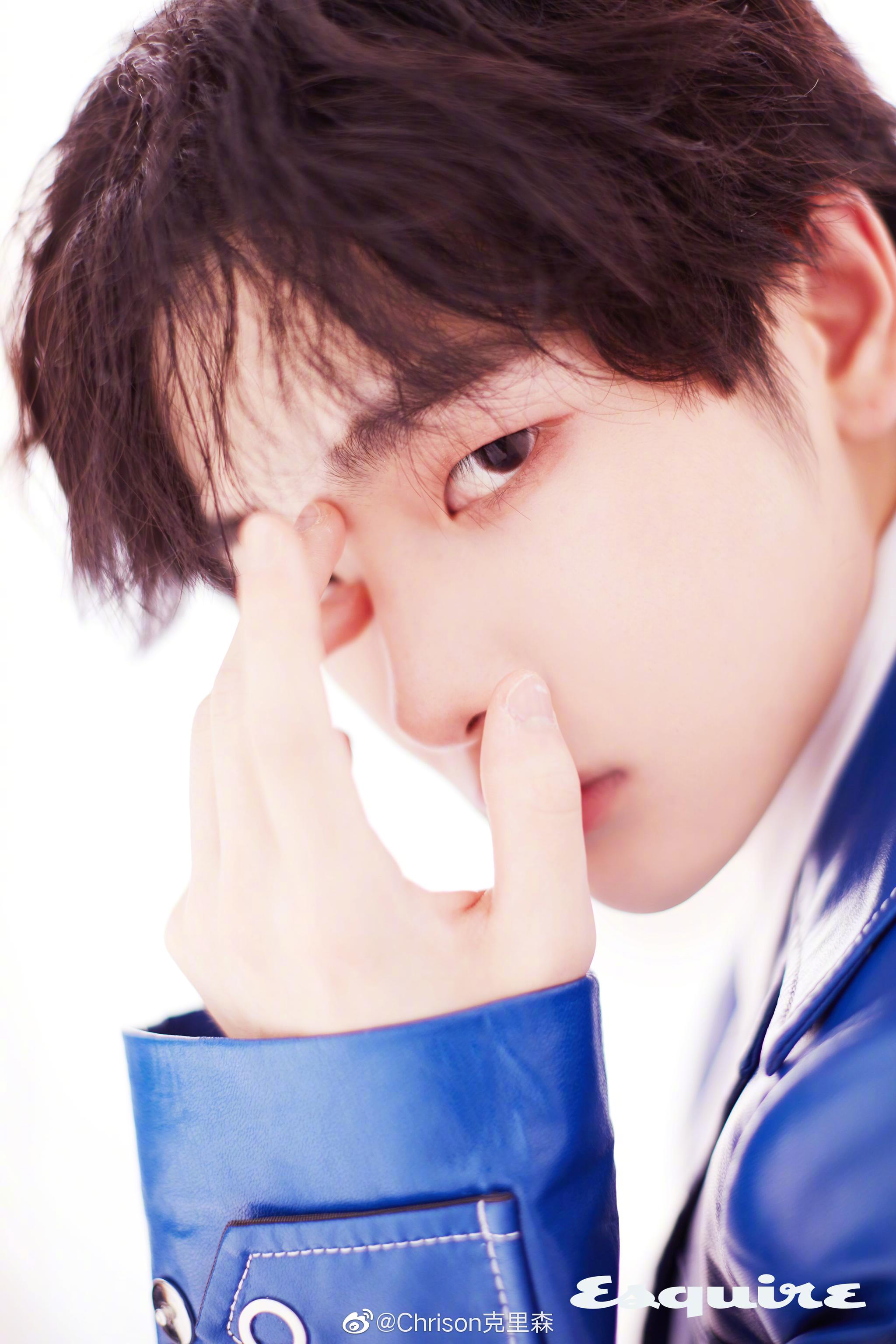 时尚先生esquirex周震南┊是无邪的棒棒糖少年