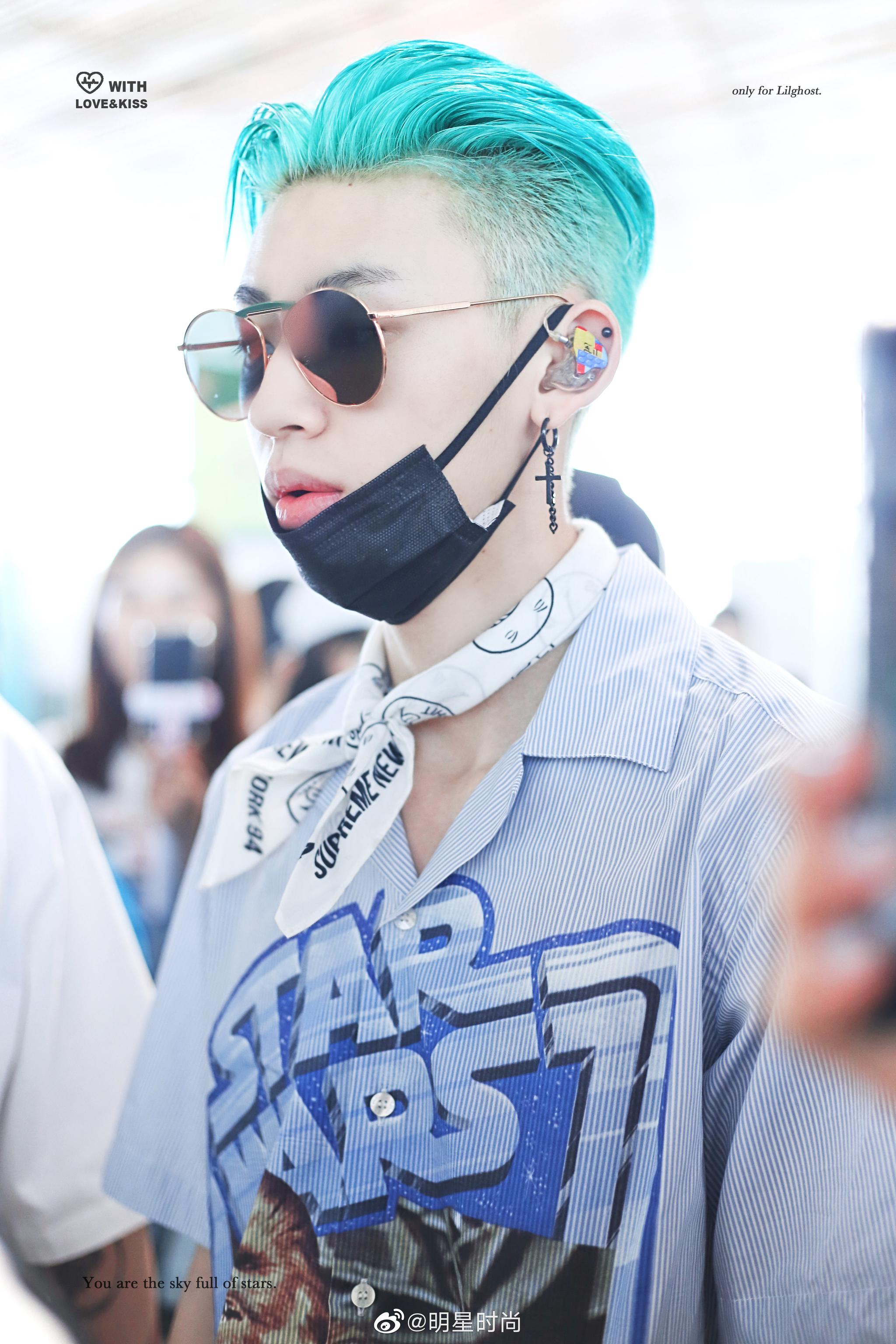 8月27日 小鬼王琳凯现身北京机场 又是被鬼哥酷到的一天