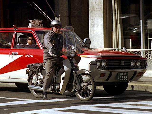 七十年代初日本街拍，千万美元神户夜景，东京银座购物丽人