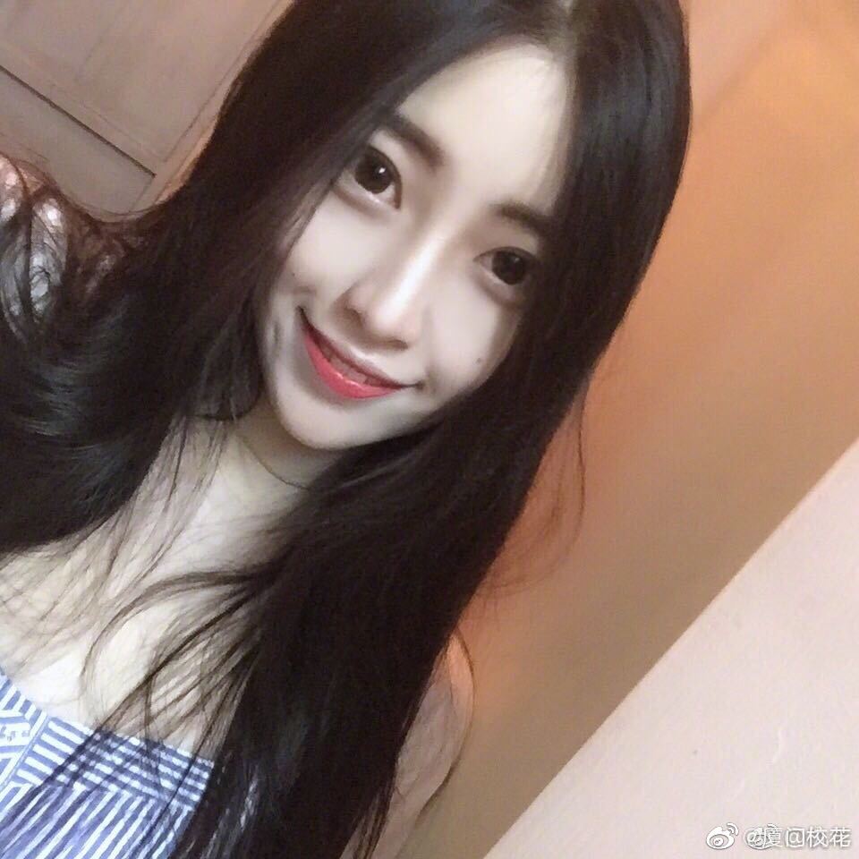 她叫张可欣就读于暨南大学来自台湾台北你觉得几分呢