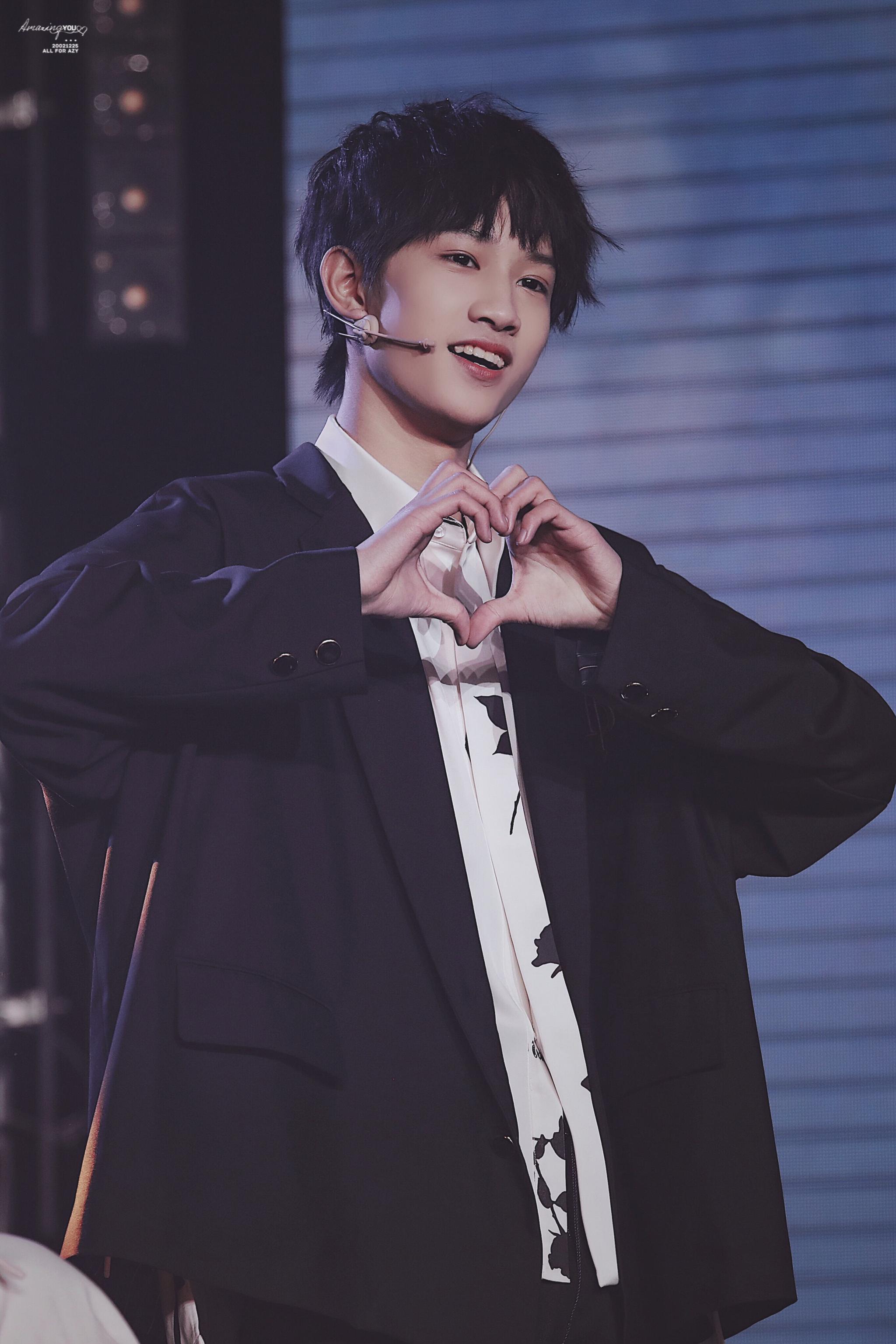 正式官宣!敖子逸确认加盟《王牌对王牌》第四季在《请回答