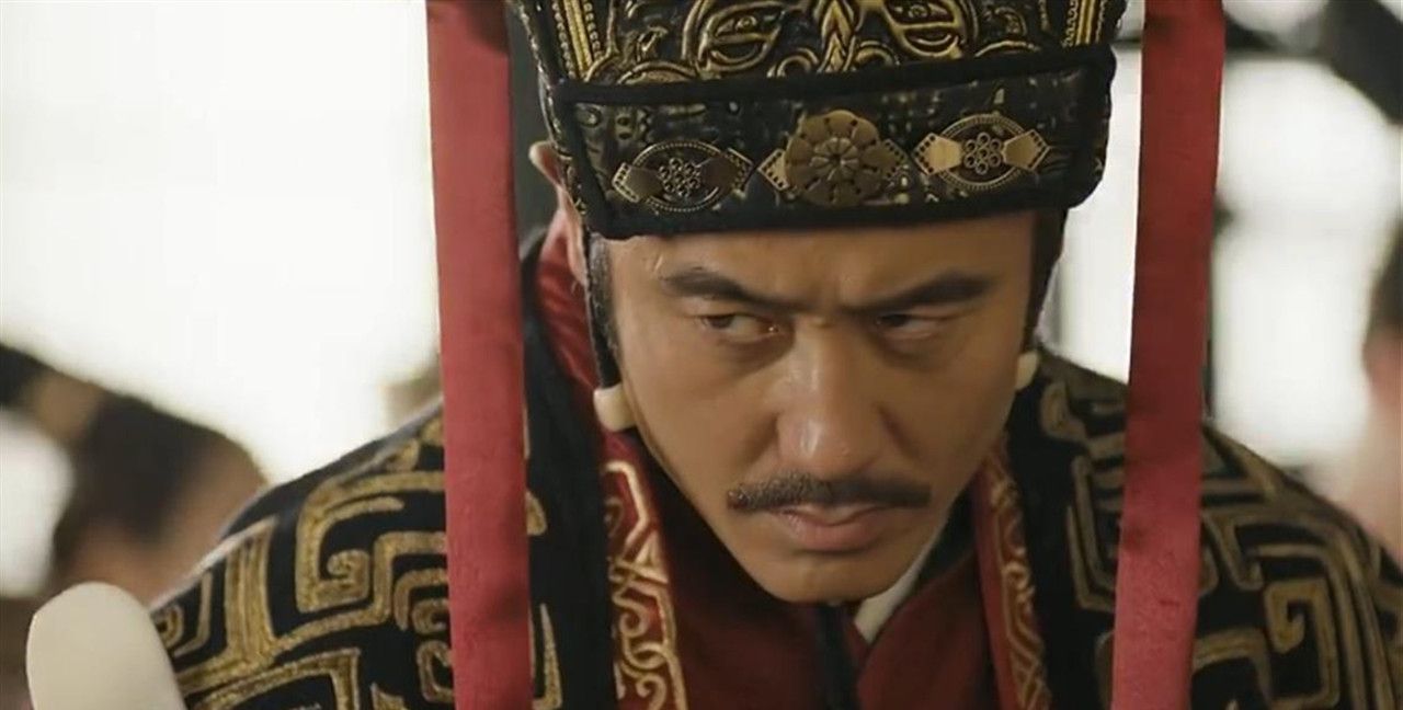 他早就看出司马懿不对劲,因为他曾经发现司马懿有"鹰视狼顾"之相,简单