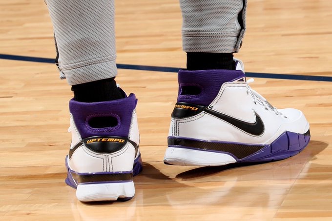 kobe 1 protro 81 points