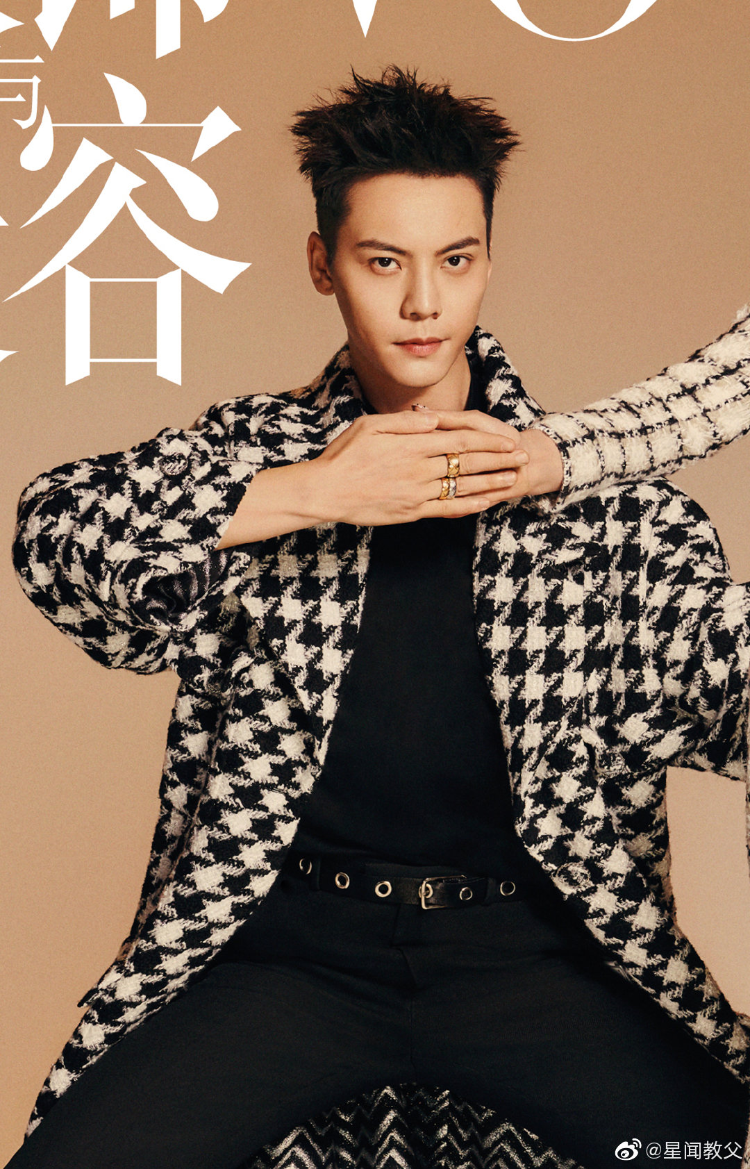 陈伟霆《vogueme》六月刊封面,三登vogueme第一人,又帅又美又高级