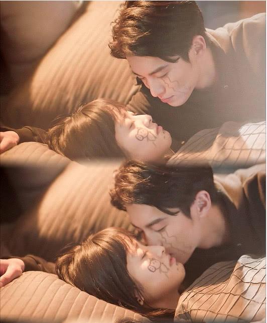 沈月与王鹤棣拍吻戏, 棣棣小动作让导演紧急停止录制, 网友炸锅了