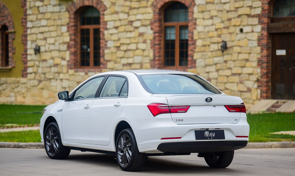 nedc 续航 421 km,预售价13.98万元起,比亚迪全新秦ev 11月5