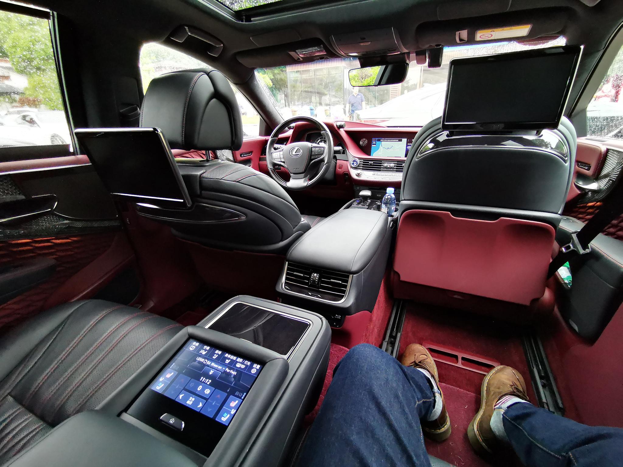 送你们三张 雷克萨斯ls 的高清无水印装逼图-新浪汽车