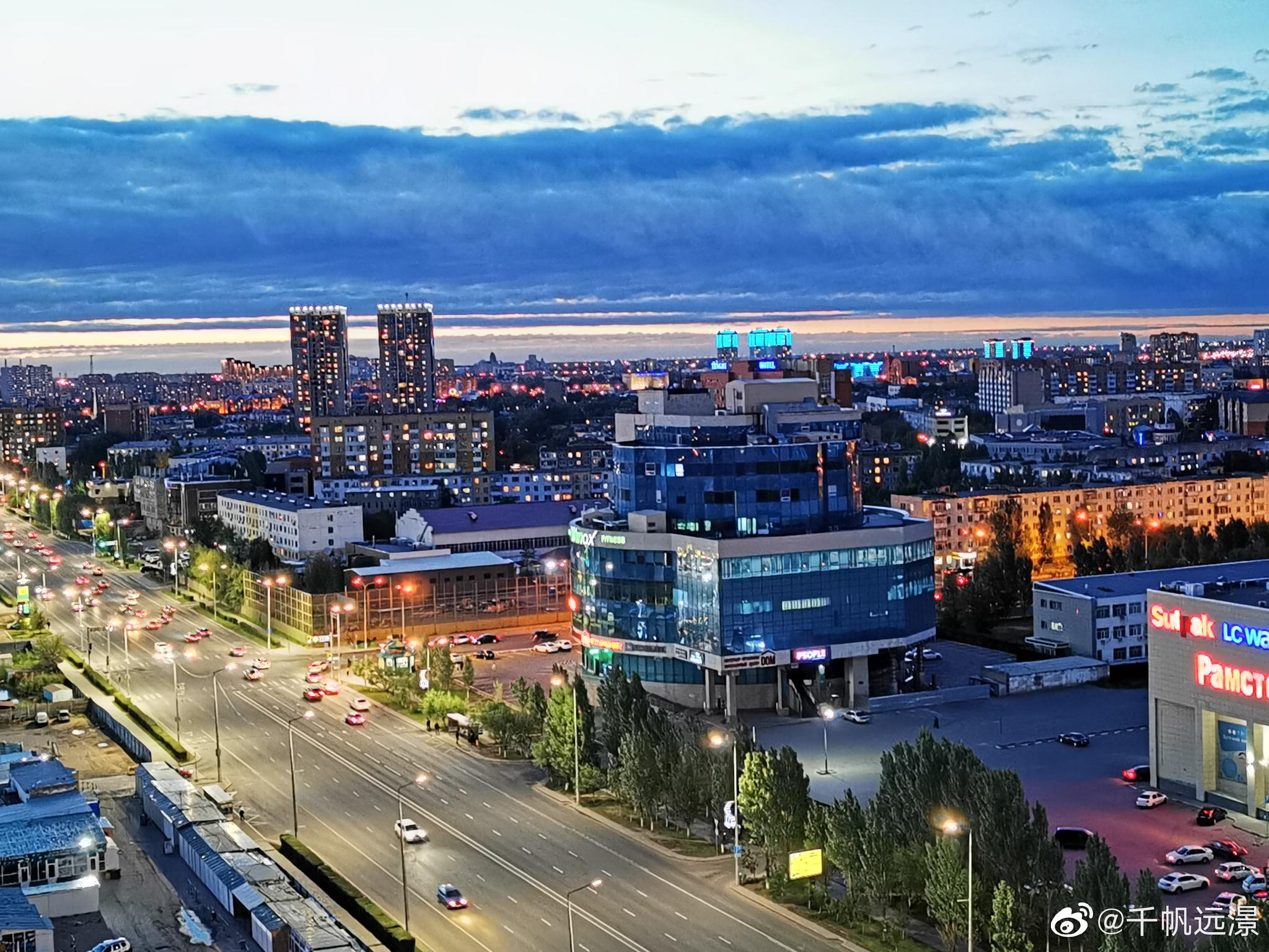 夜色哈萨克斯坦阿斯塔纳努尔苏丹