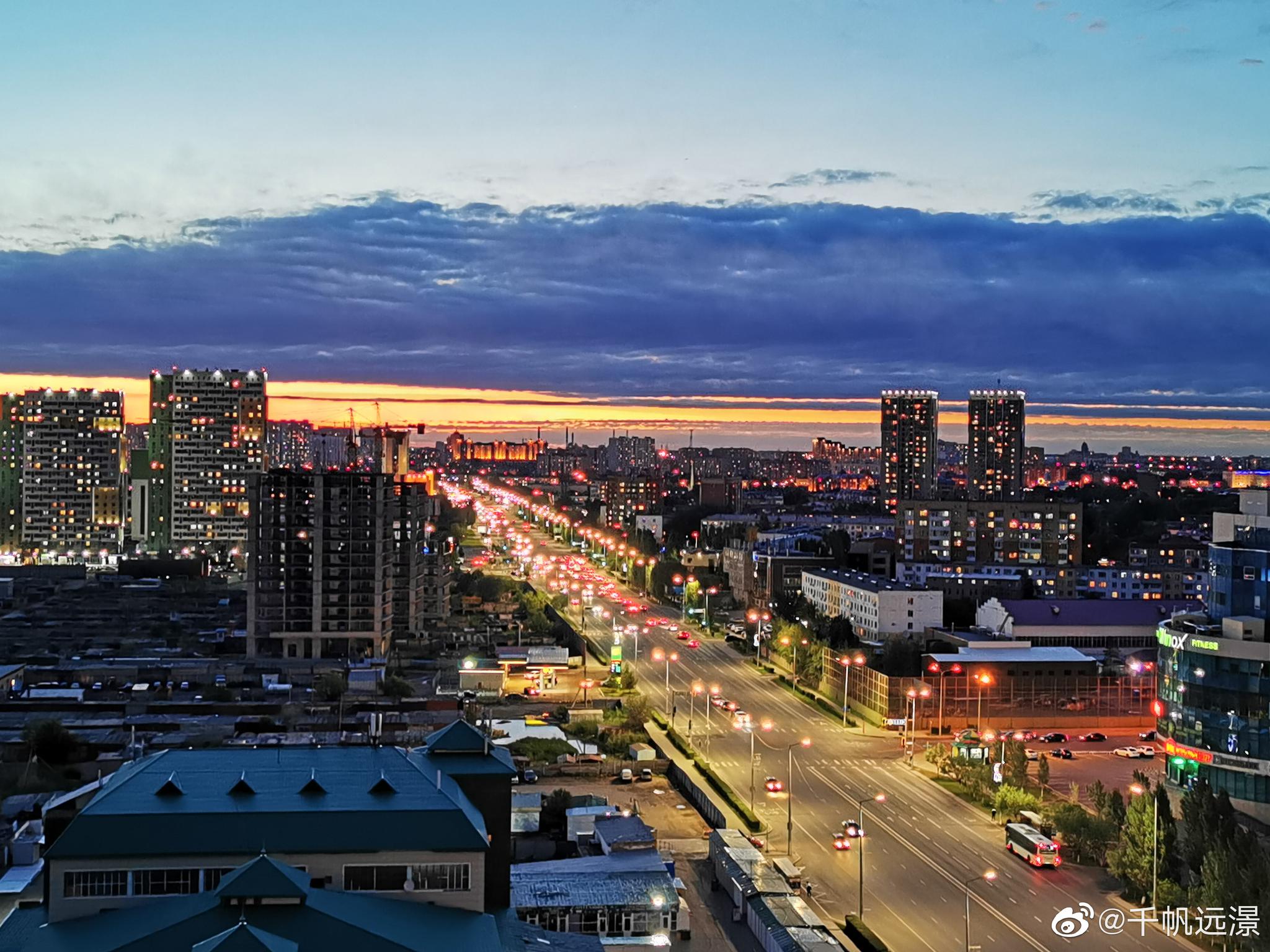 夜色哈萨克斯坦阿斯塔纳努尔苏丹