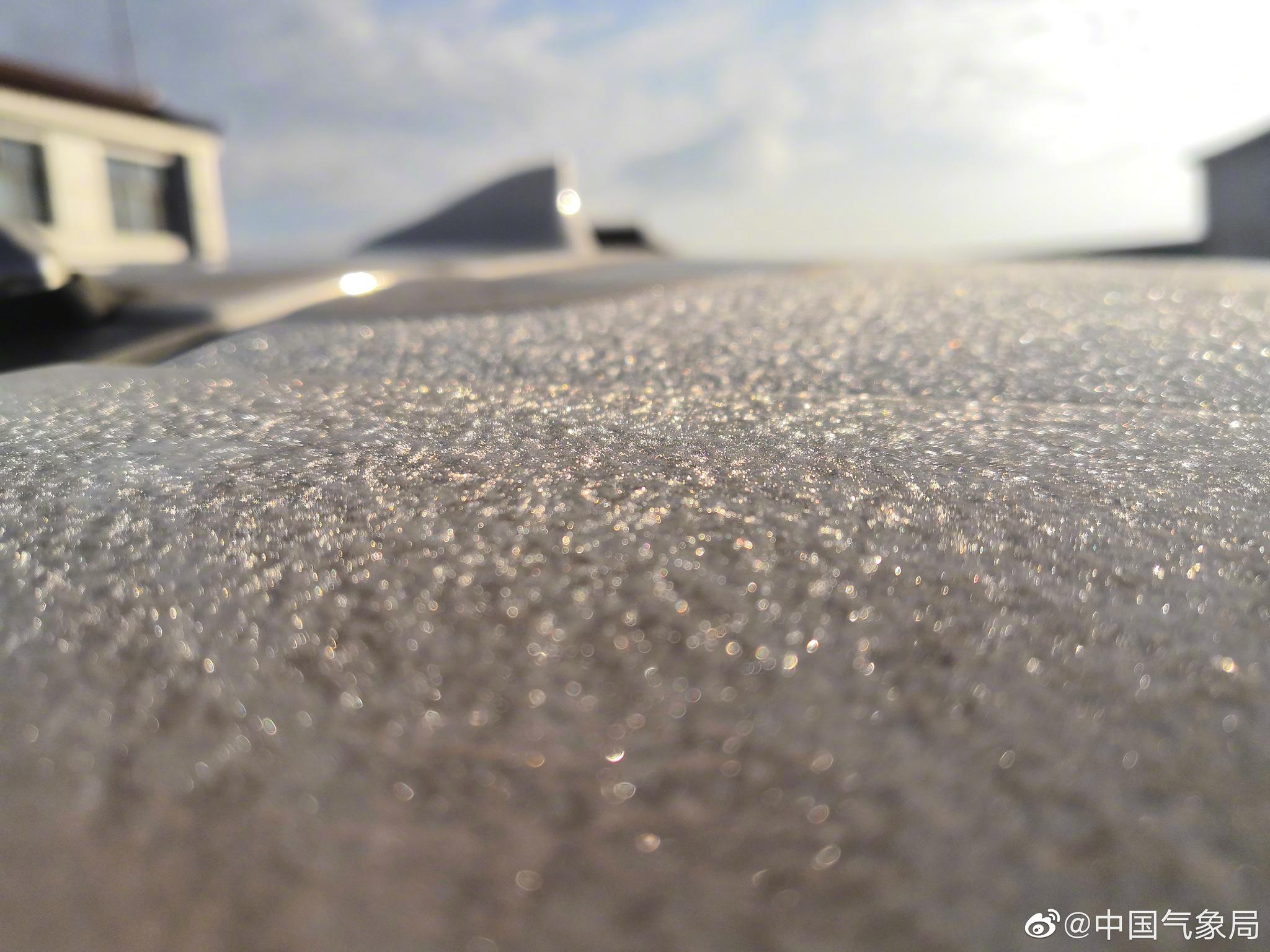 霜降后两日 山西陵川迎来初霜 白露为霜