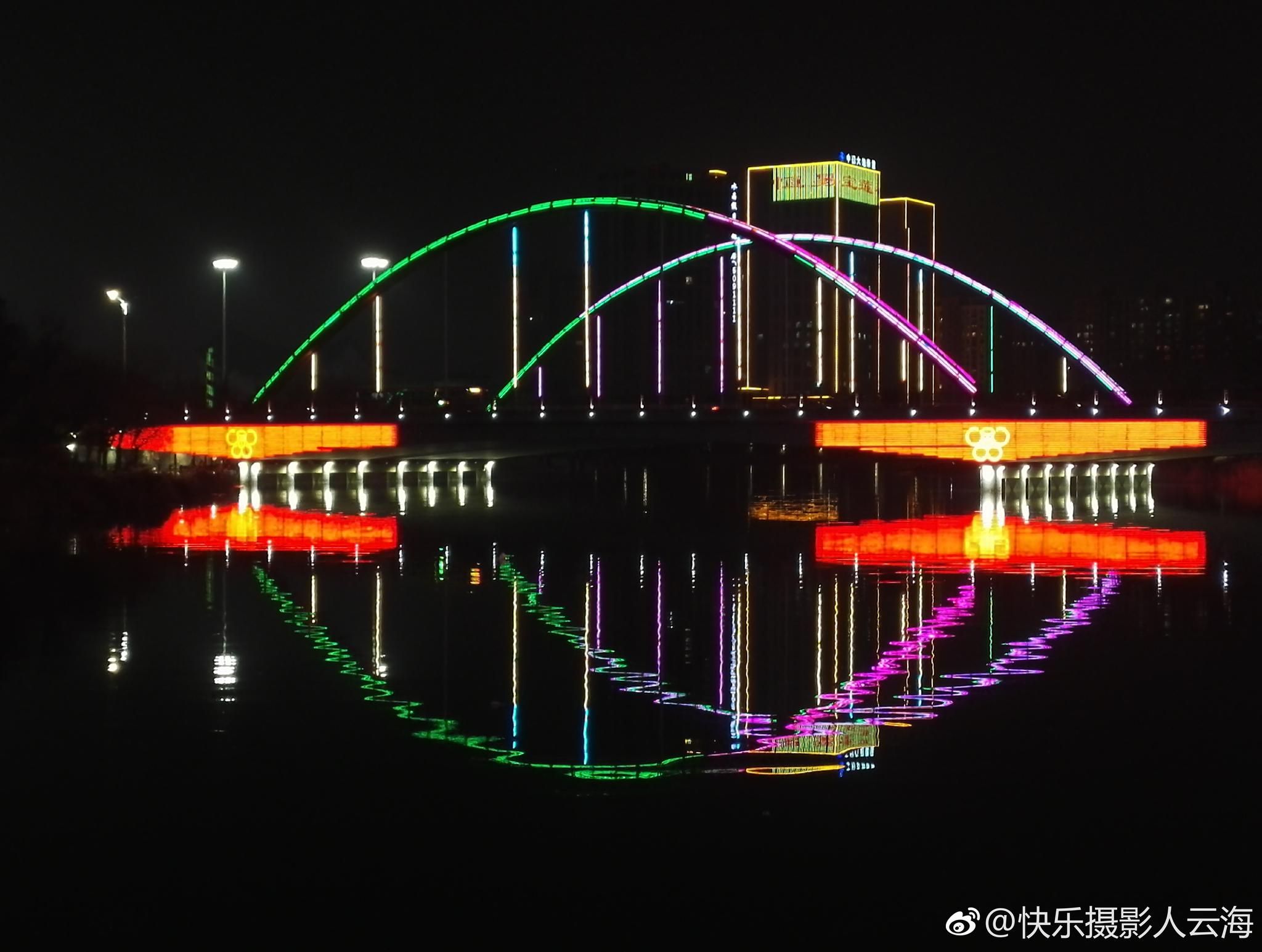 潍坊,白浪河夜景,奎文门一带.