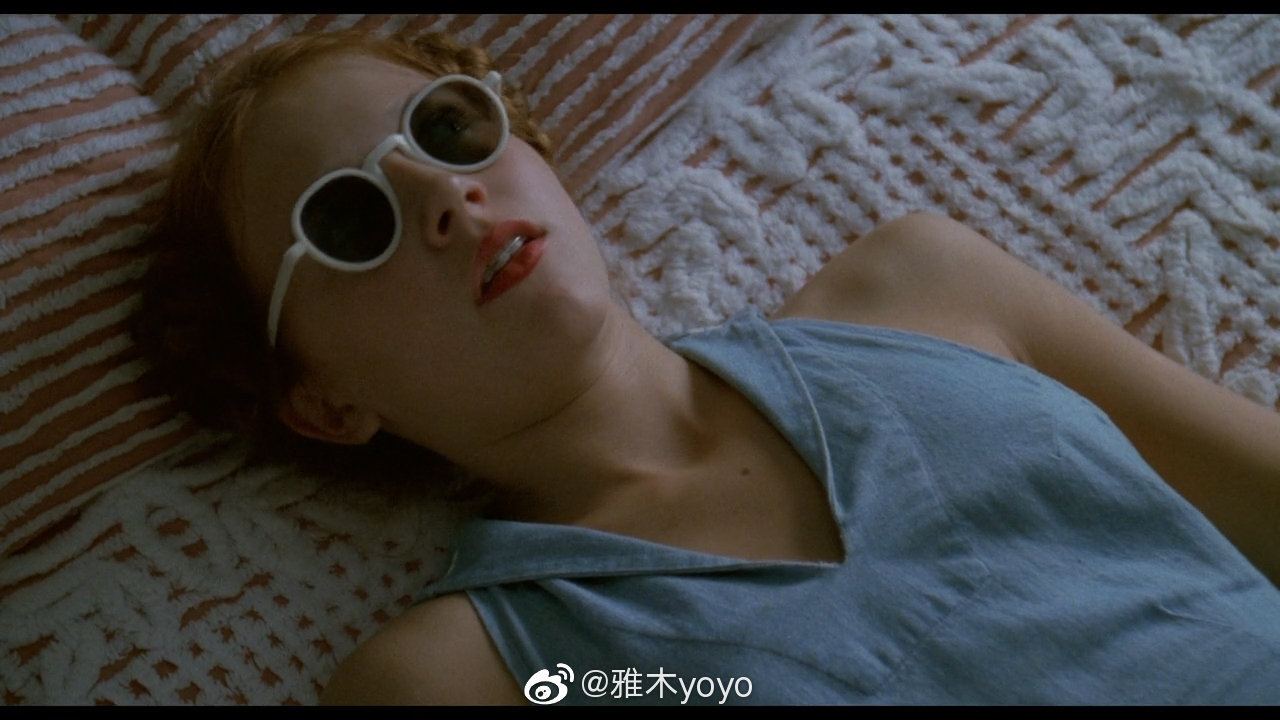  洛丽塔> 阿德里安·莱恩 1998