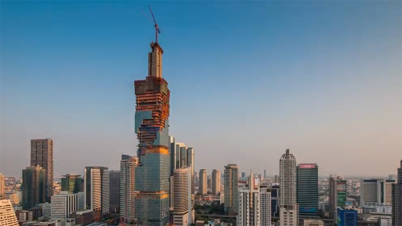 泰国第一高楼,投资220亿却被嘲太丑,一开灯都闭上了嘴