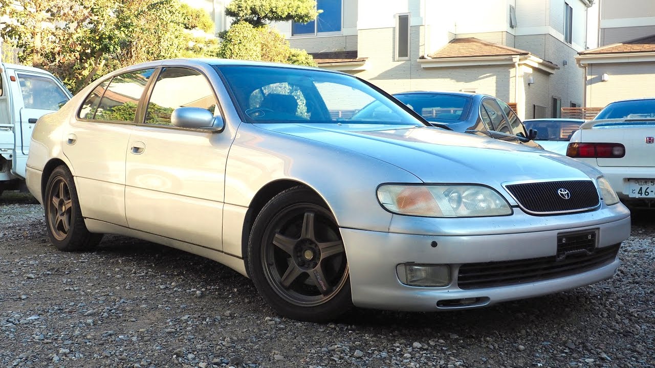 相比于刚刚的两台车来说,大家可能并不太清楚丰田aristo是什么车.