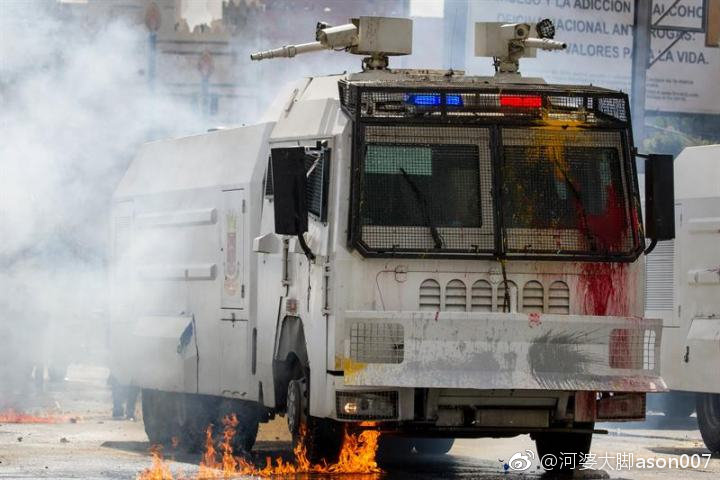 委内瑞拉装备的中天特车防暴水炮车