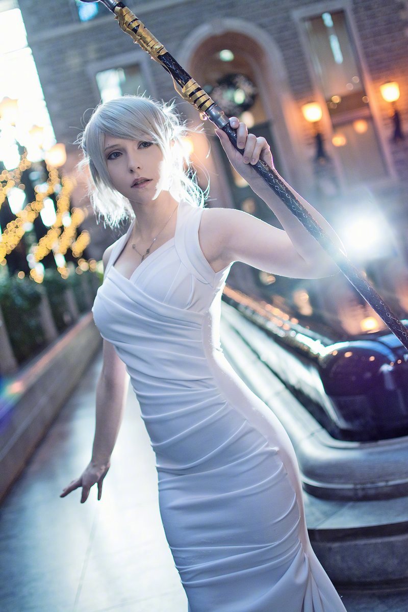 国外美女cos《最终幻想15》露娜弗蕾亚!