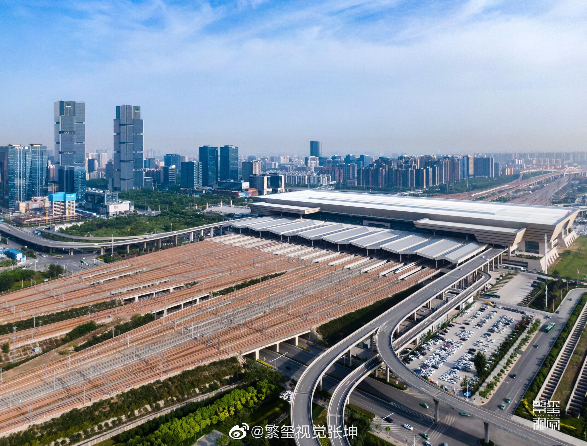 中原大动脉,郑州东站.