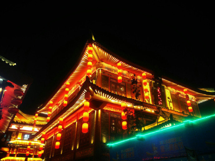 无言独上西楼,月如钩