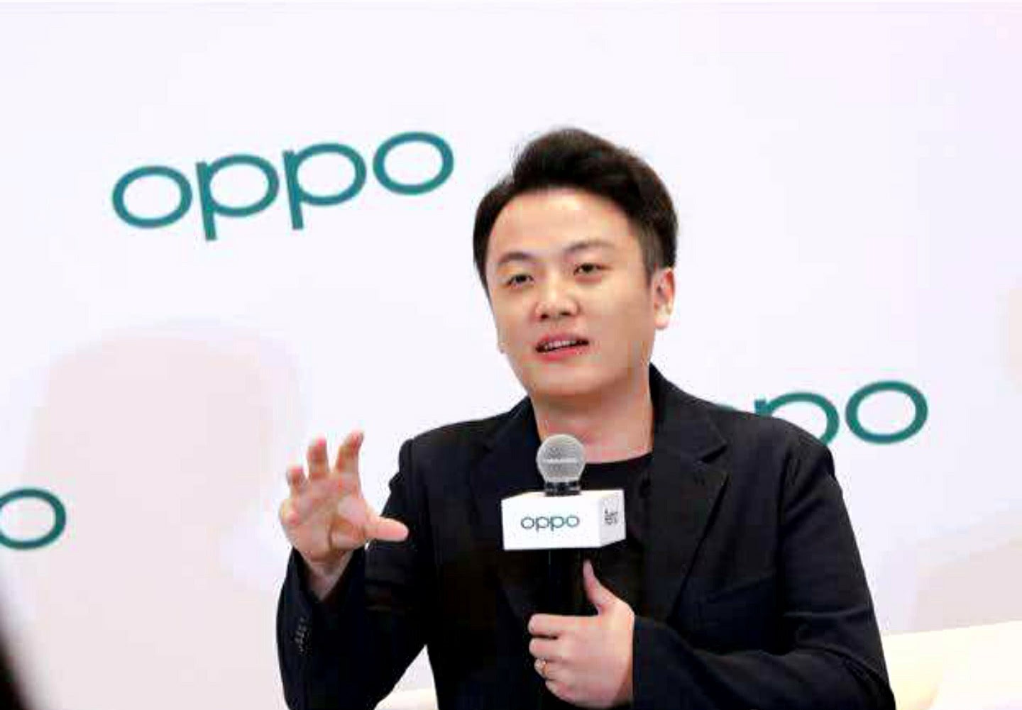 oppo总裁自曝新机搭载2k屏幕120hz刷新率65w闪充