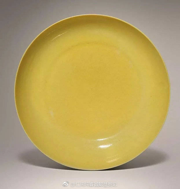 弘治黄釉瓷器