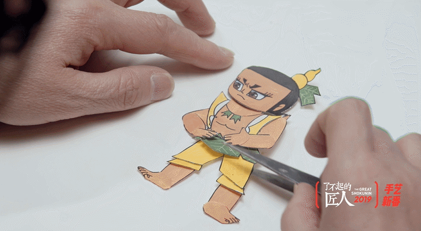 七个葫芦娃,蝎子精,蛇精……那些用五彩剪纸渲染的鲜明动画形象,是