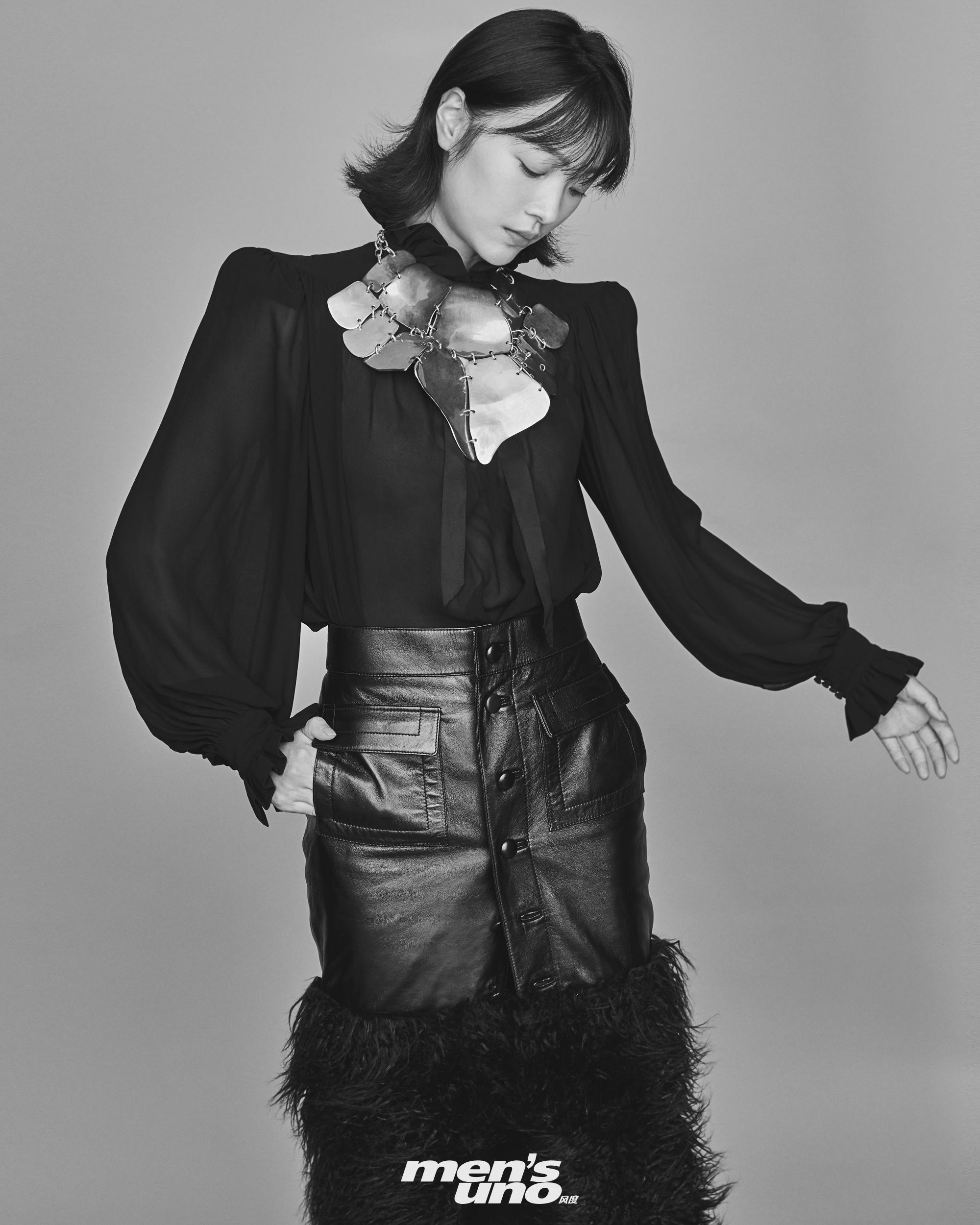 何杜娟 登上《风度mens uno》10月号"uno girl"