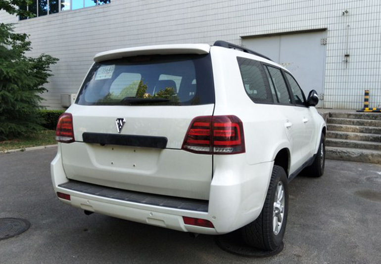 国产版陆巡?恒天l4600实车曝光,用4.6l排量v8发动机