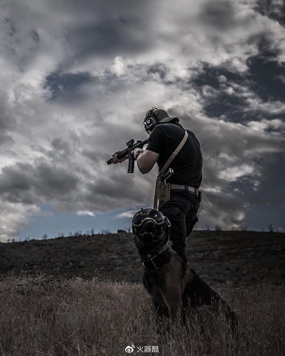 【你承认吗?】握枪的男人是最帅的 与颜值无关!