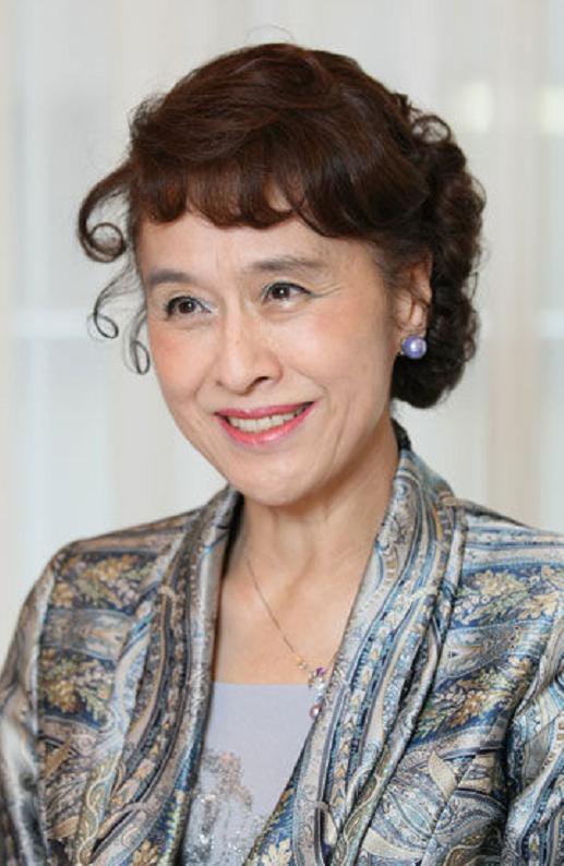 她是80年代中国男观众的梦中情人,如今年过七十依然优雅