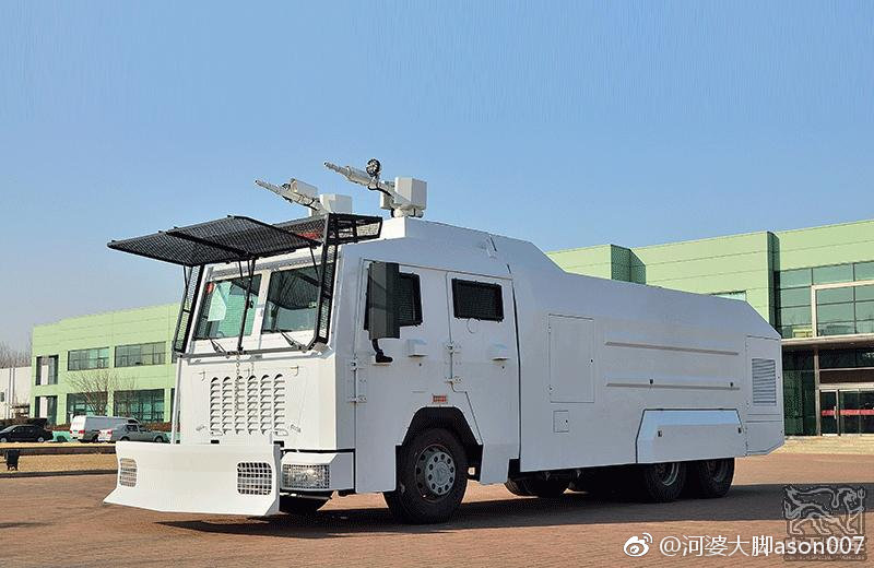 委内瑞拉装备的中天特车防暴水炮车