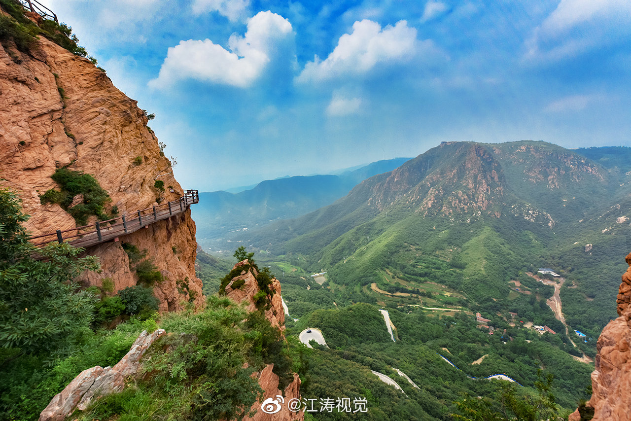 伏羲山的几个景区里要论好玩红石林景区的地位不容撼动