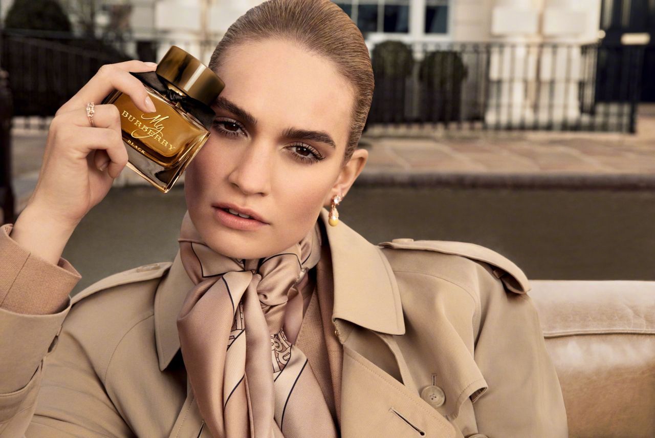 莉莉·詹姆斯lily james —— my burberry fragrance campaign 2019
