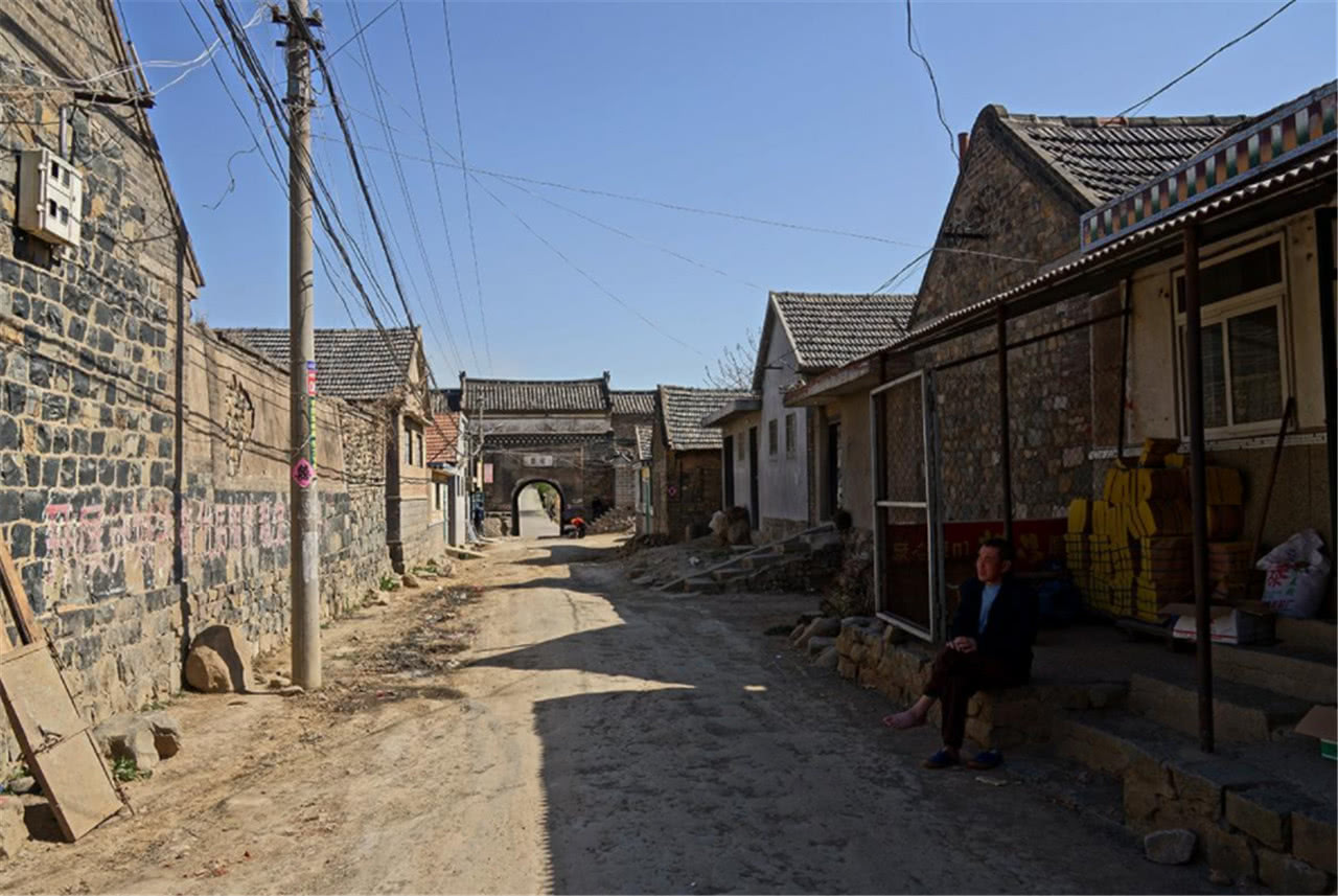 青岛拥有600多年历史的古城人烟稀少不收门票也被遗忘