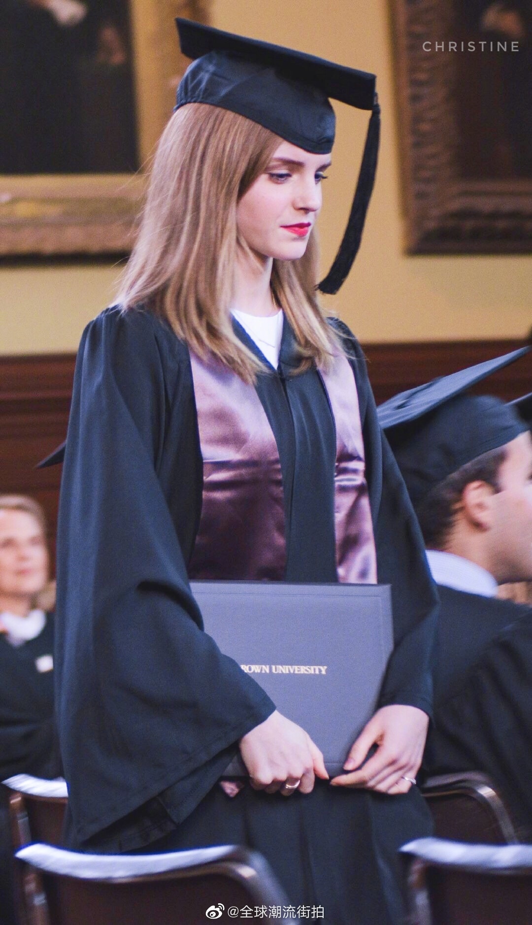 赫敏格兰杰小姐作为格兰芬多最优级长顺利从霍格沃茨魔法学校毕