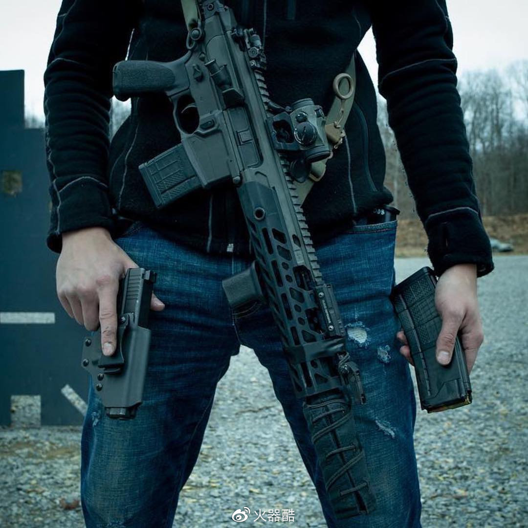 【你承认吗?】握枪的男人是最帅的 与颜值无关!