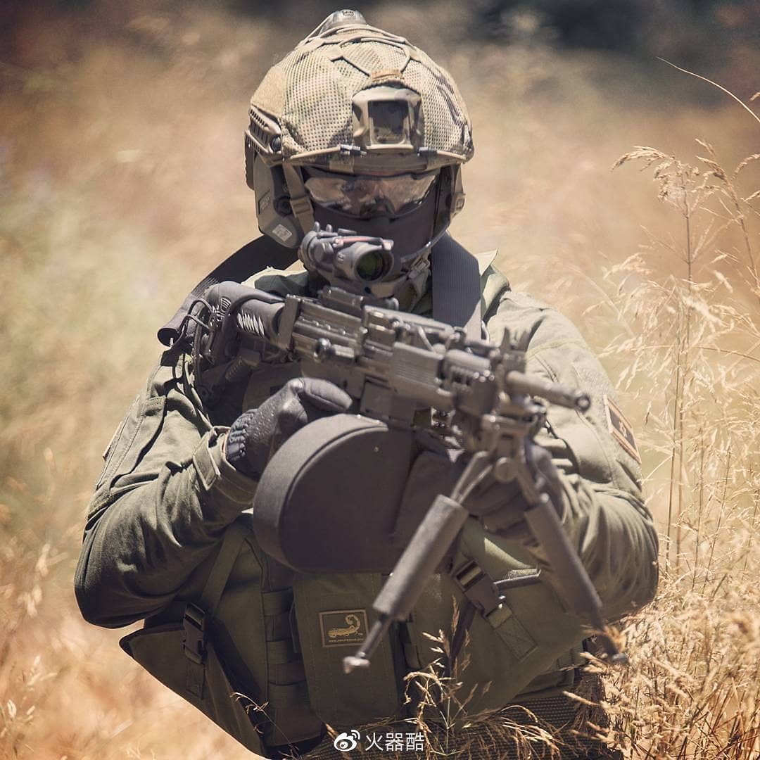 全自动周末假如您上战场要充当机枪兵的角色您是开心还是忧伤呢